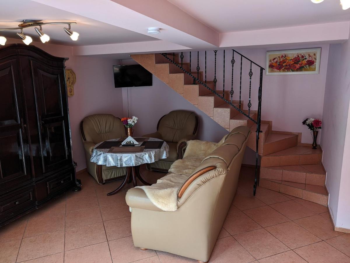Guest House Nika - Cottages And Rooms In The Heart Of Palanga City Center Exterior foto